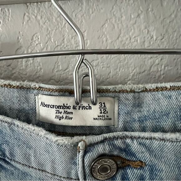 Abercrombie & Fitch The Mom High Rise Jeans in Light Destroy Wash - Picture 6 of 9